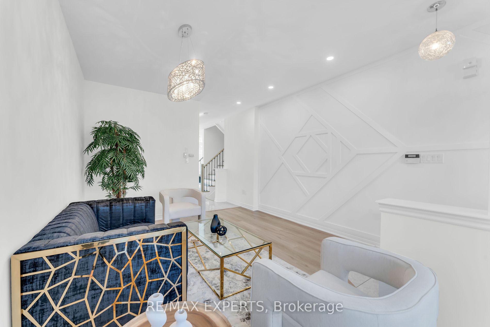 96 Pelee Ave