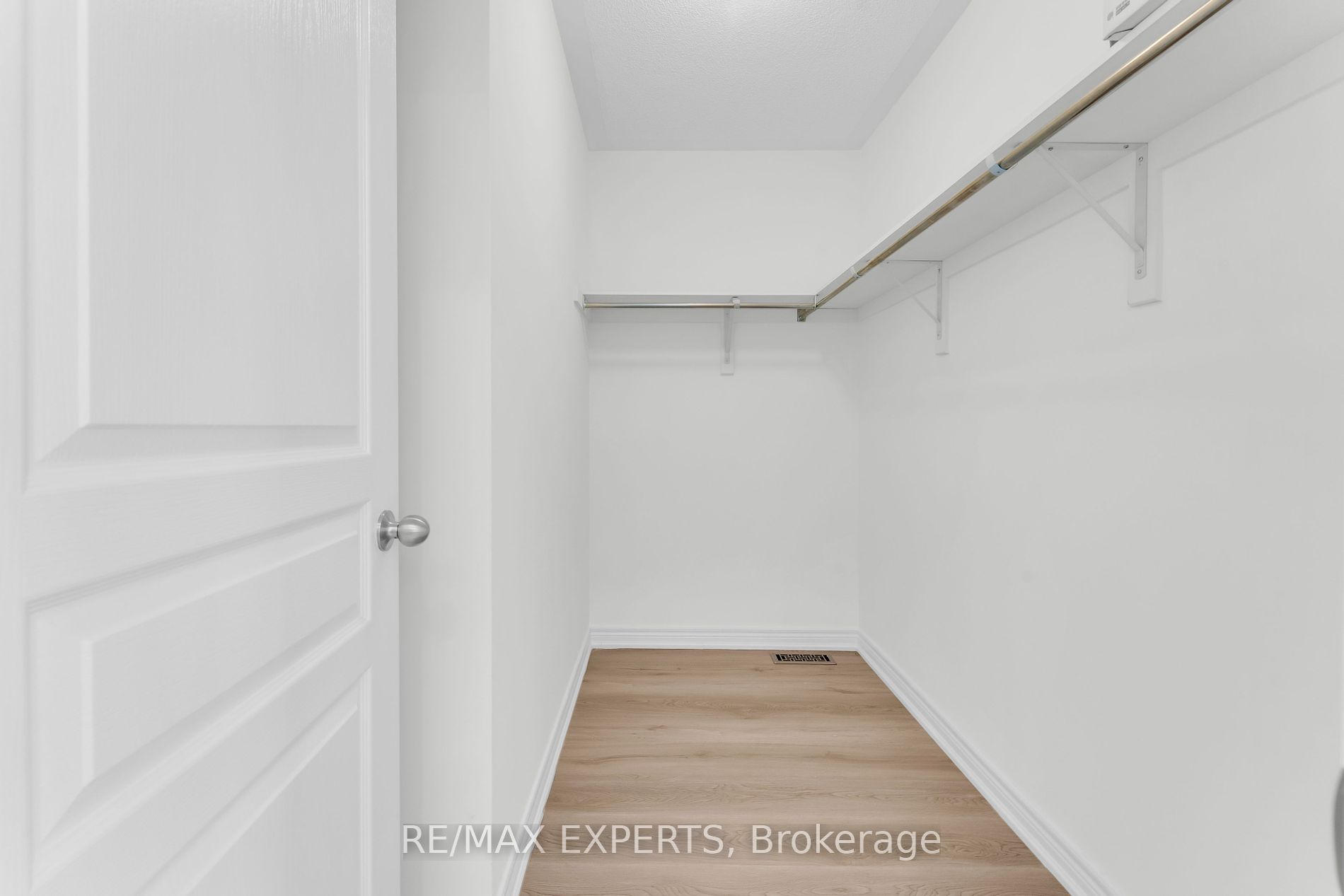 96 Pelee Ave
