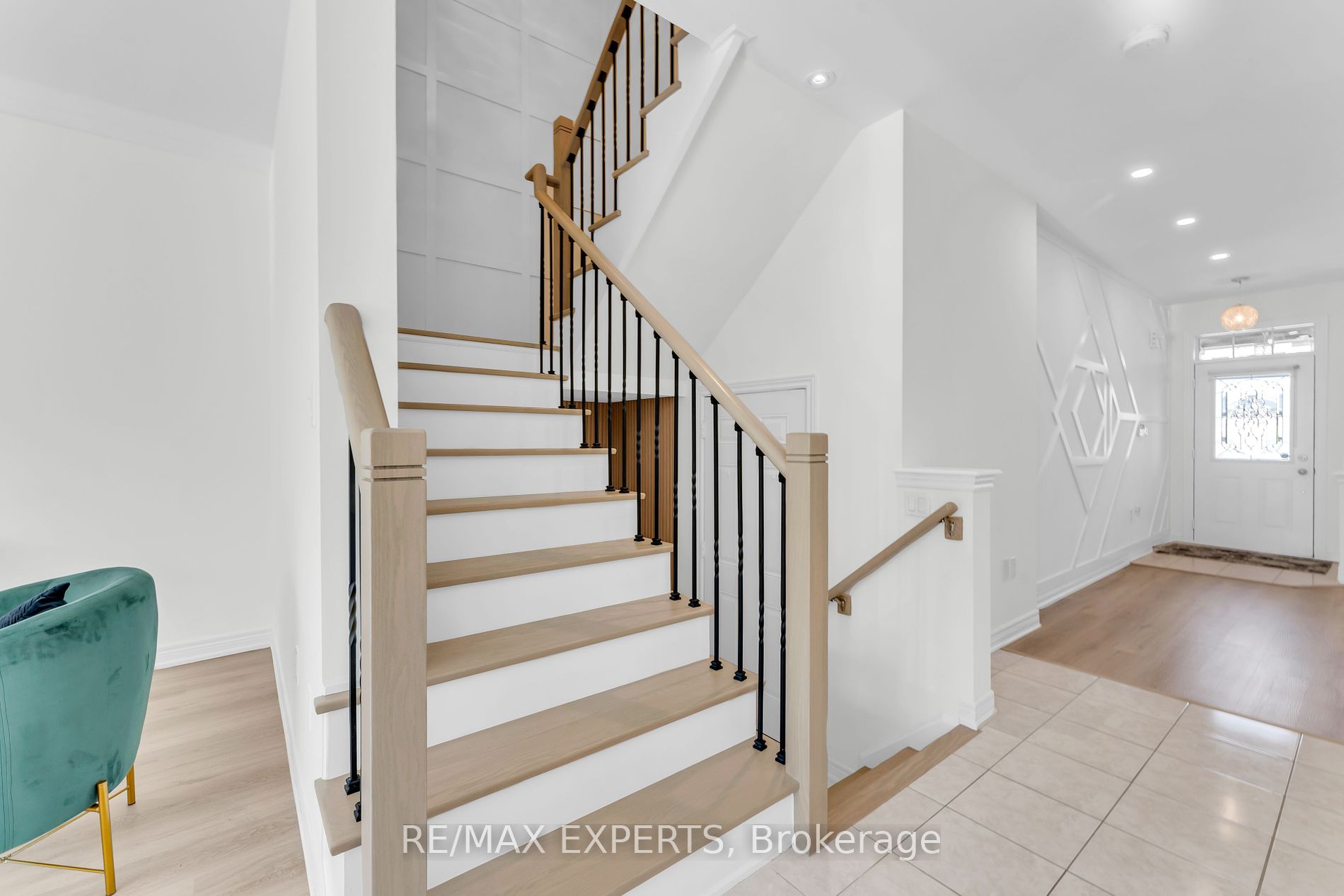 96 Pelee Ave