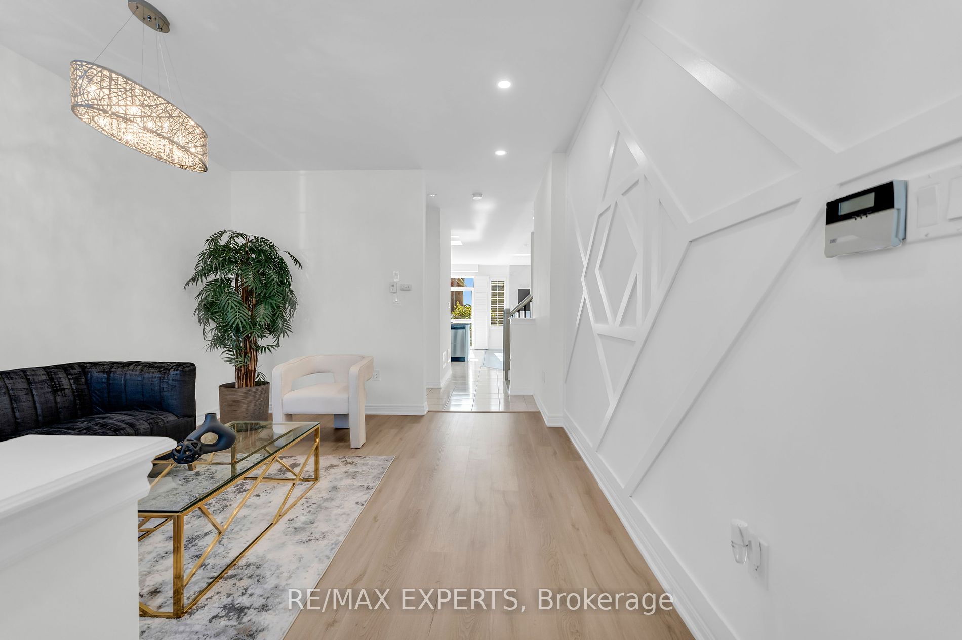 96 Pelee Ave