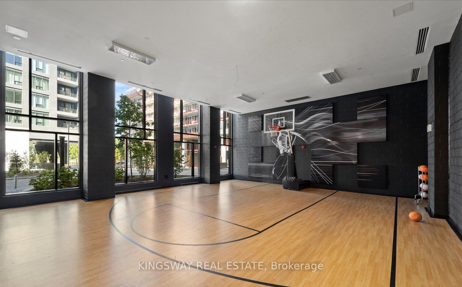 8868 Yonge St, #521E