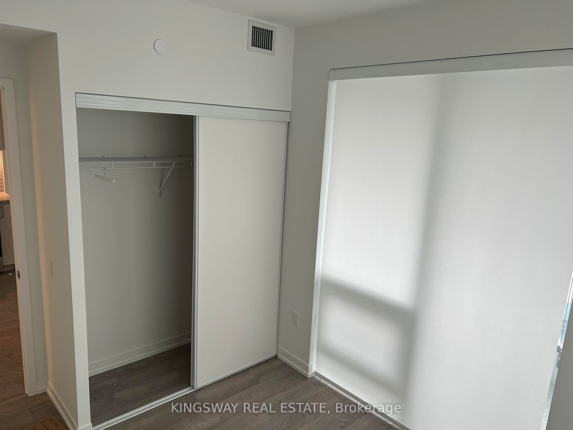 8868 Yonge St, #521E