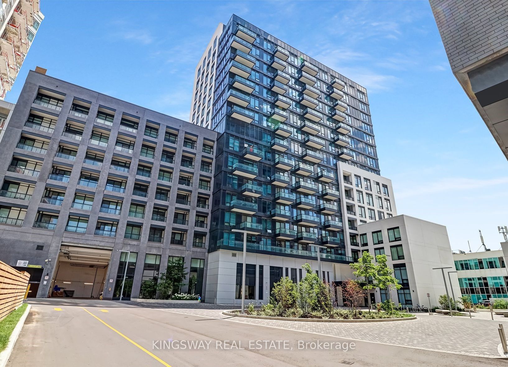 8868 Yonge St, #521E