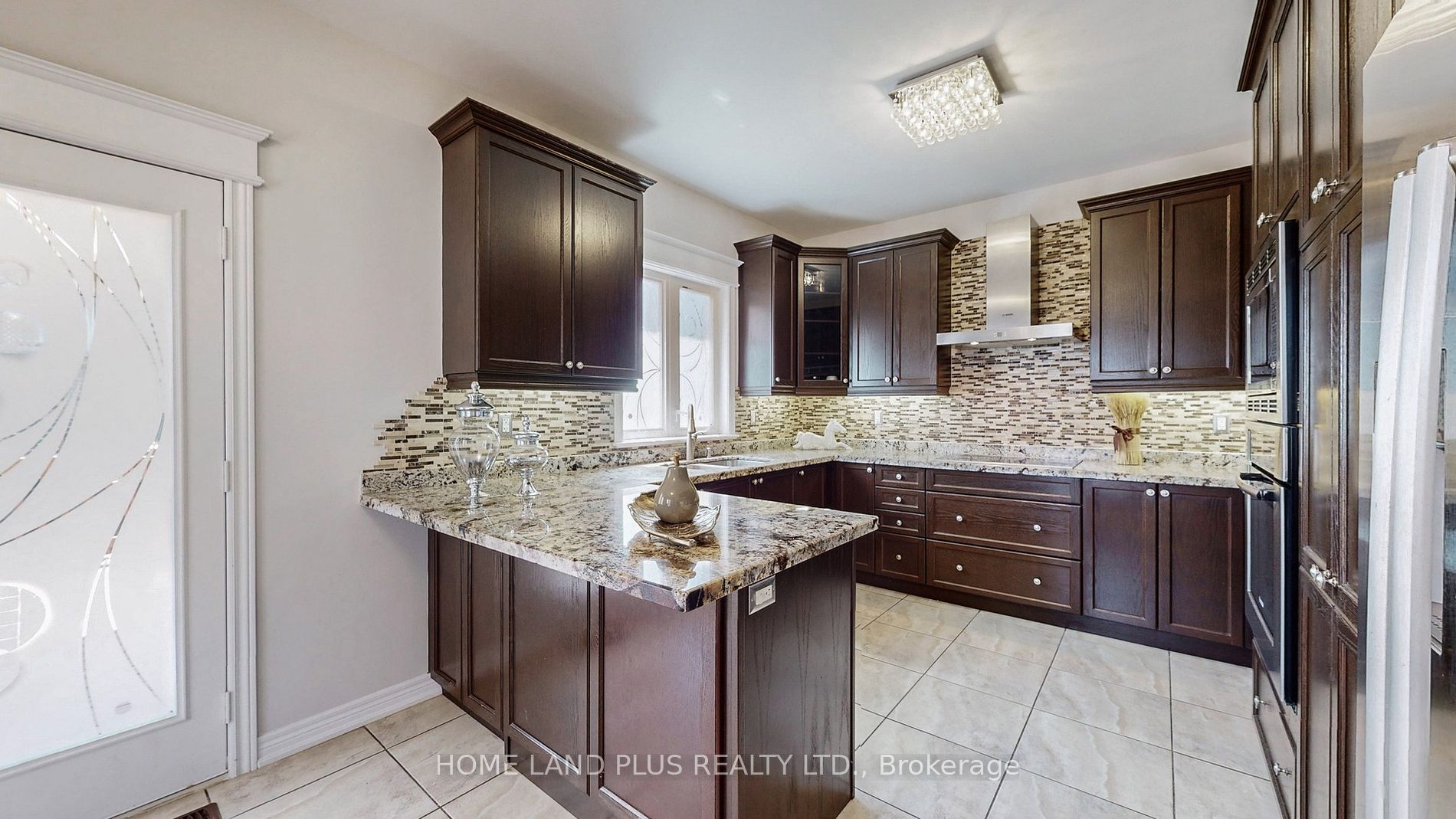 232 Shale Cres
