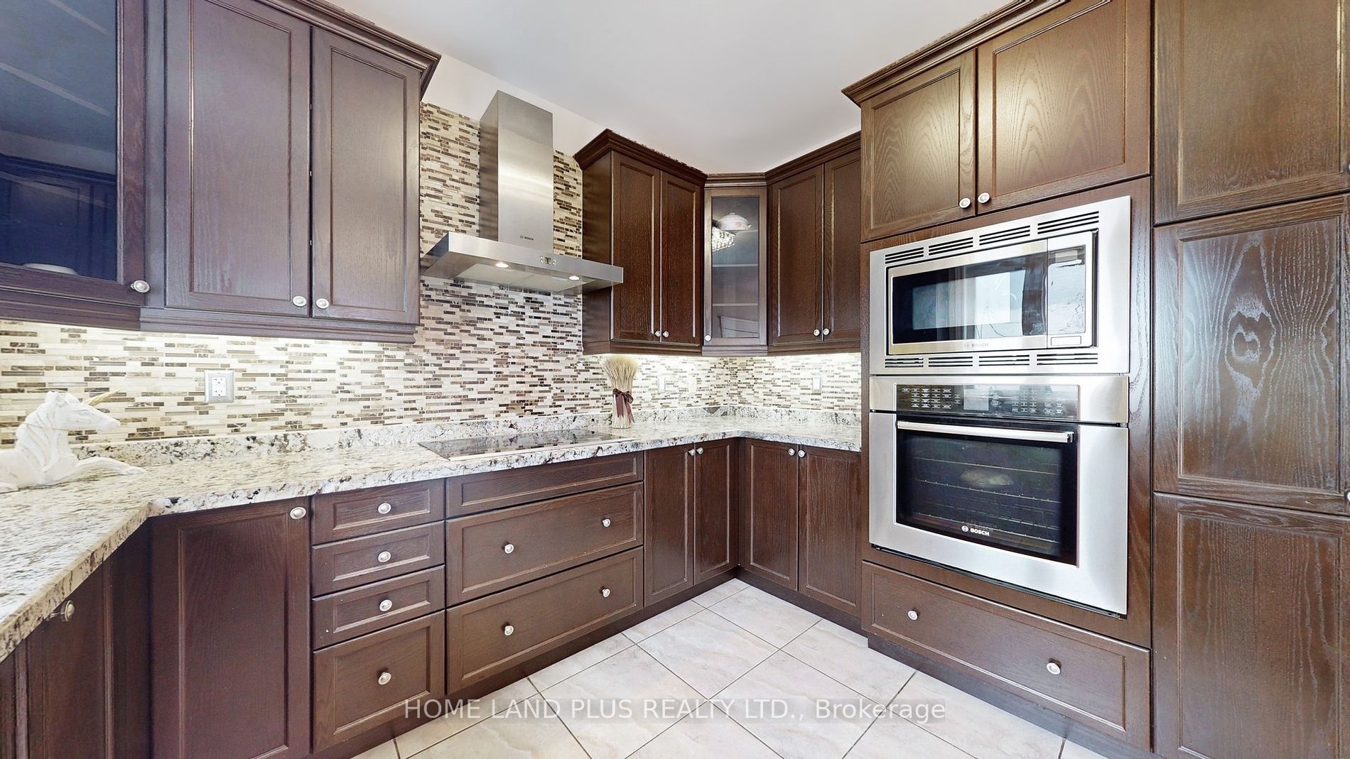 232 Shale Cres