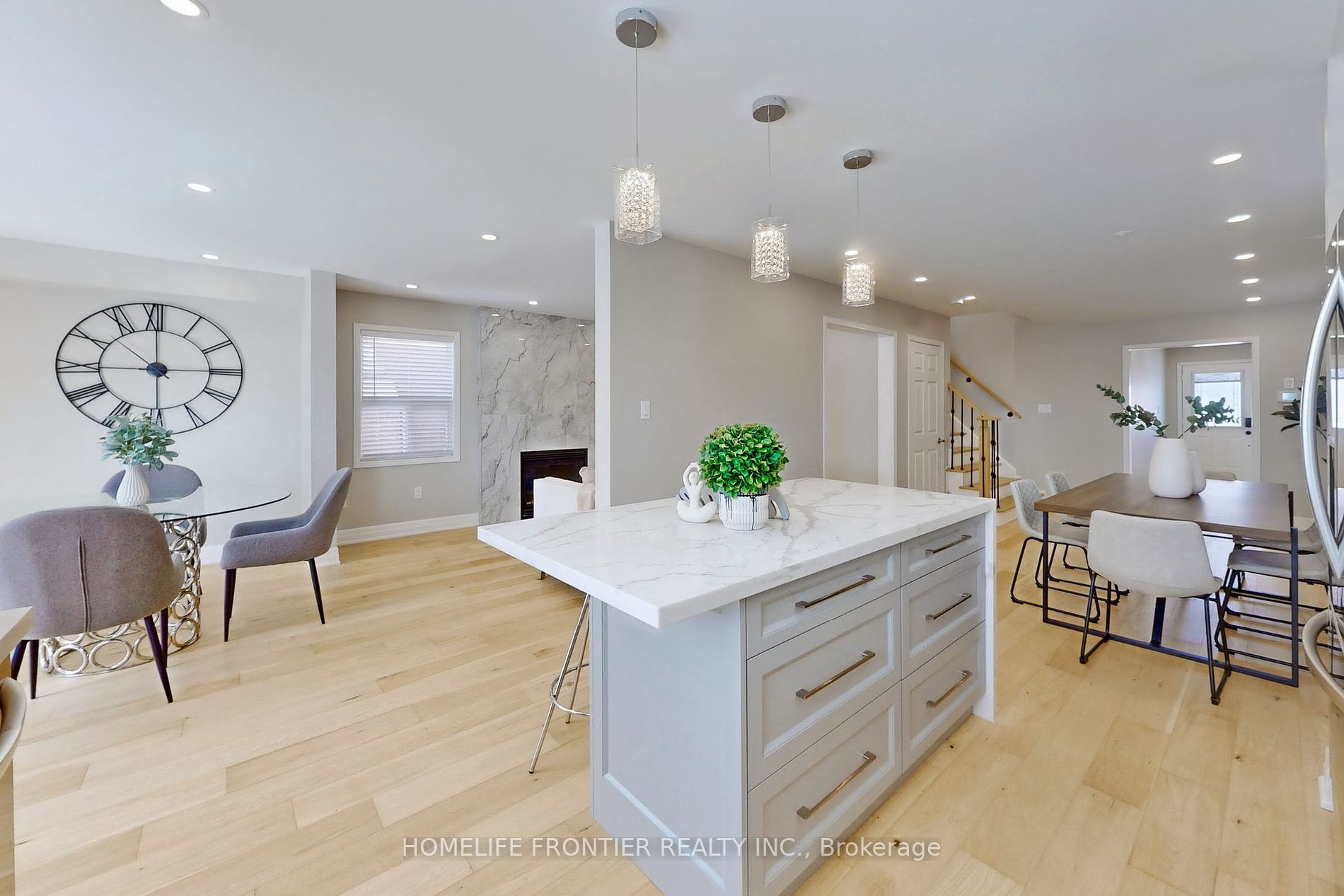 10 Delattaye Ave