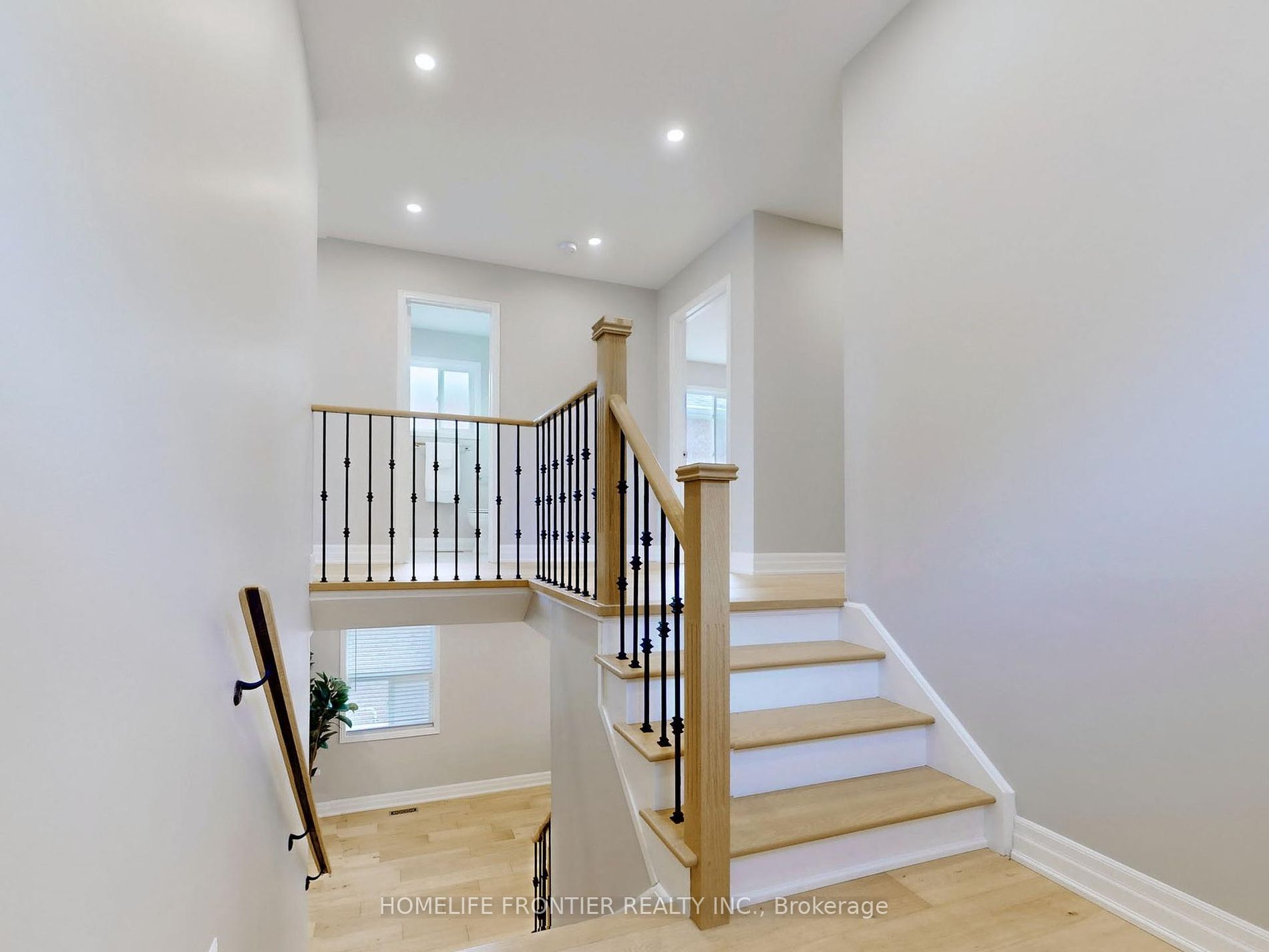 10 Delattaye Ave