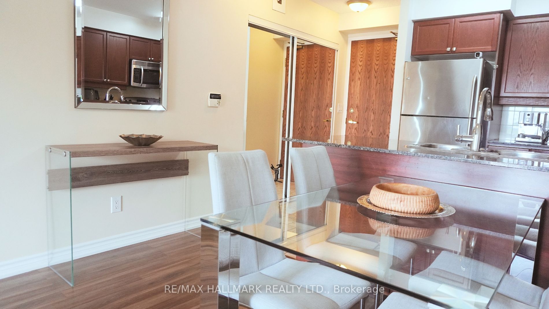 185 oneida Cres, #816