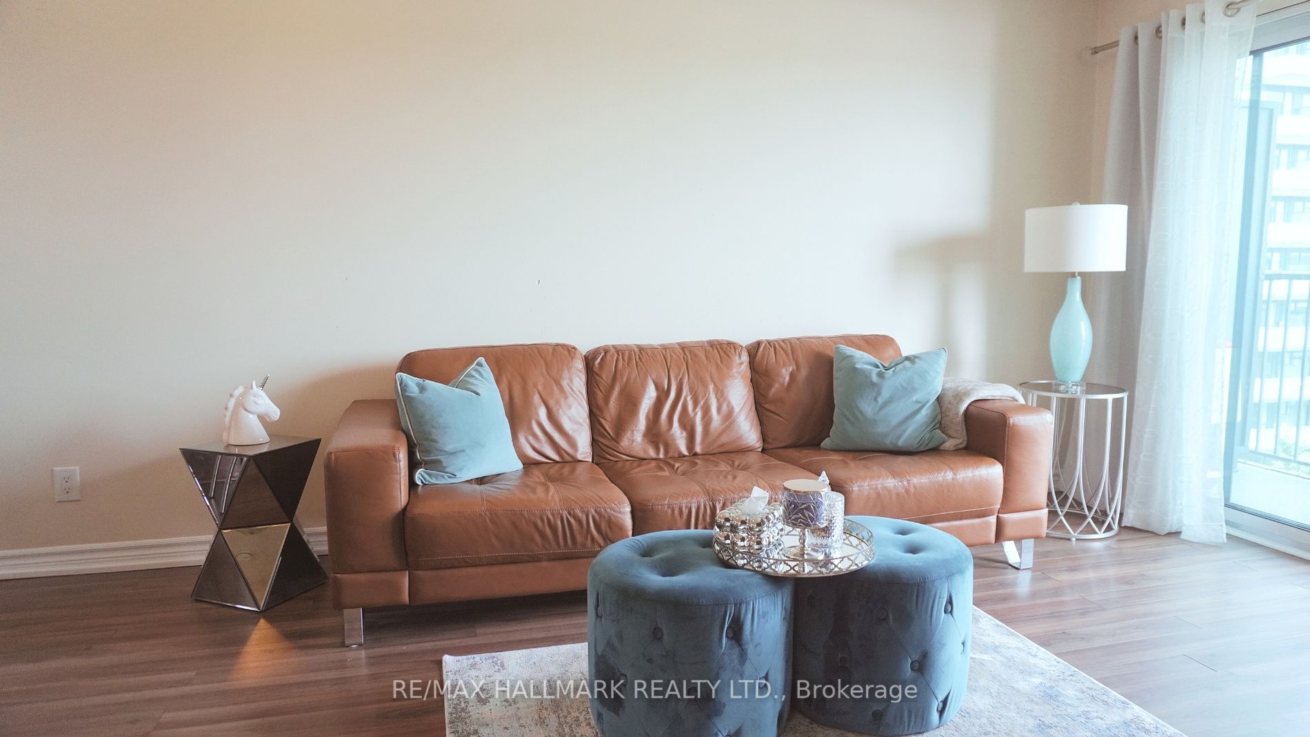 185 oneida Cres, #816