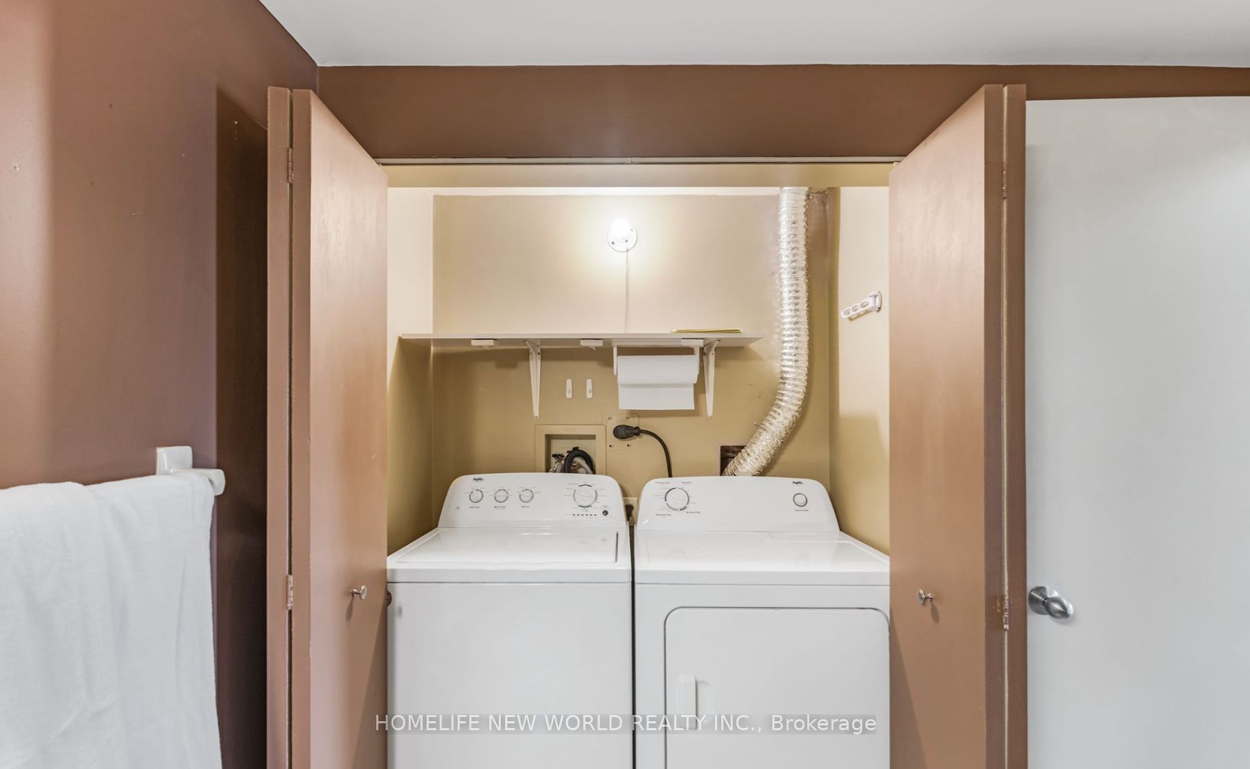 41 Ash Street #402