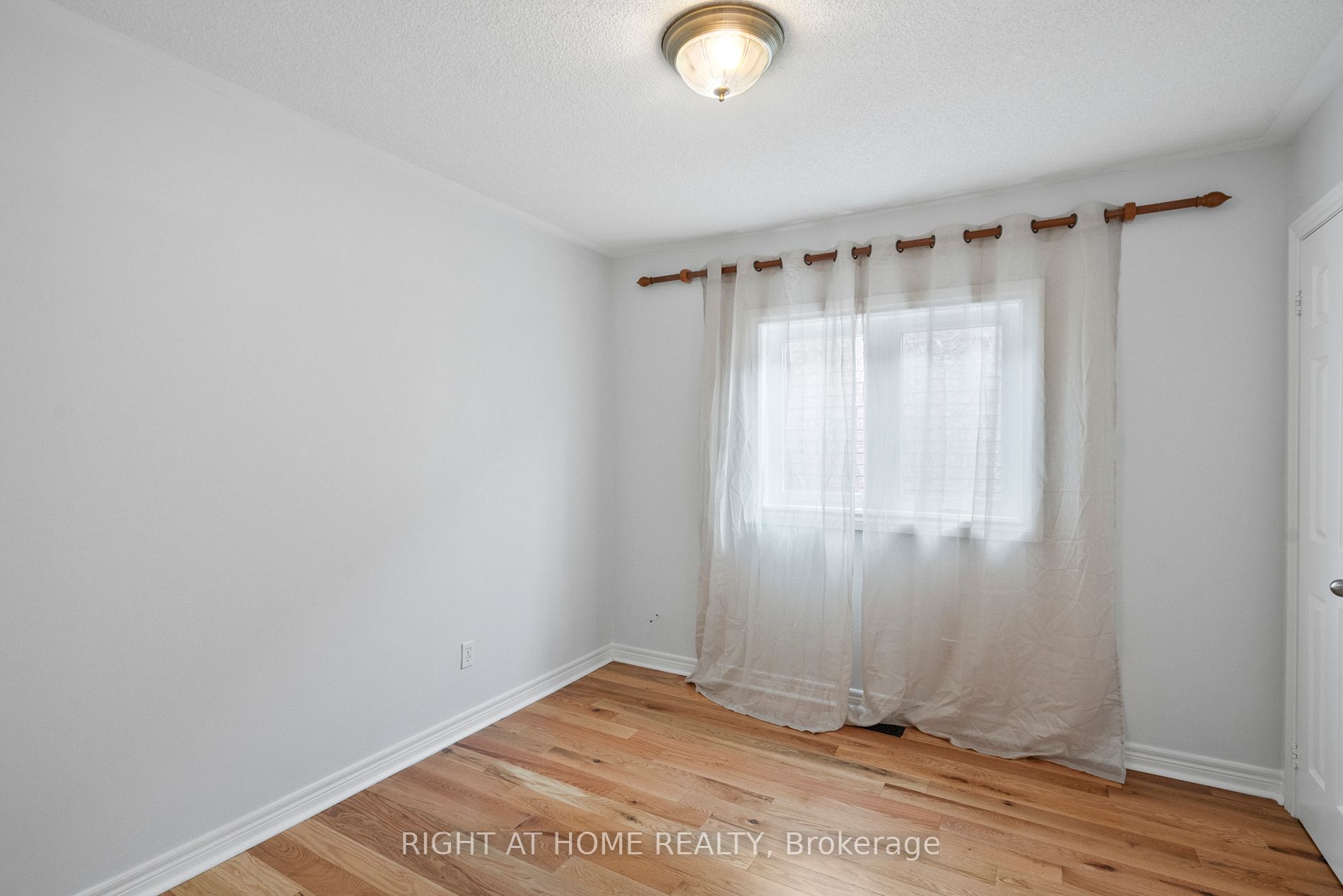 16 Sylwood Cres