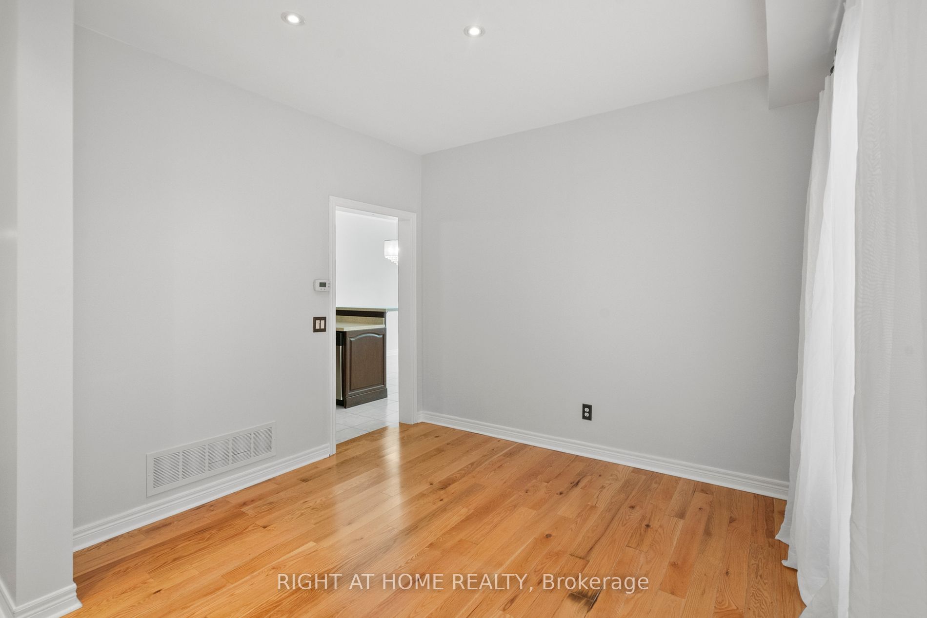 16 Sylwood Cres