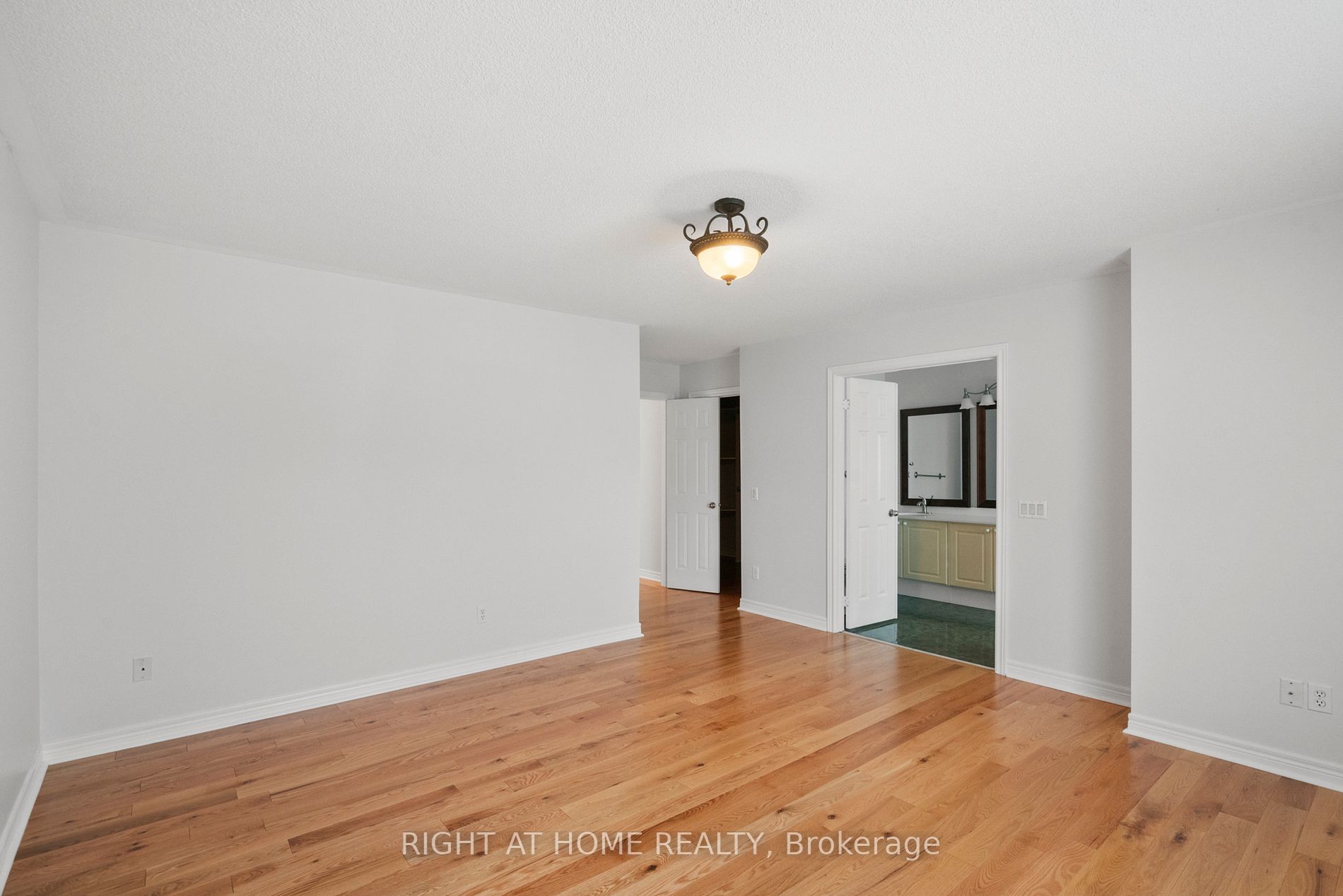 16 Sylwood Cres