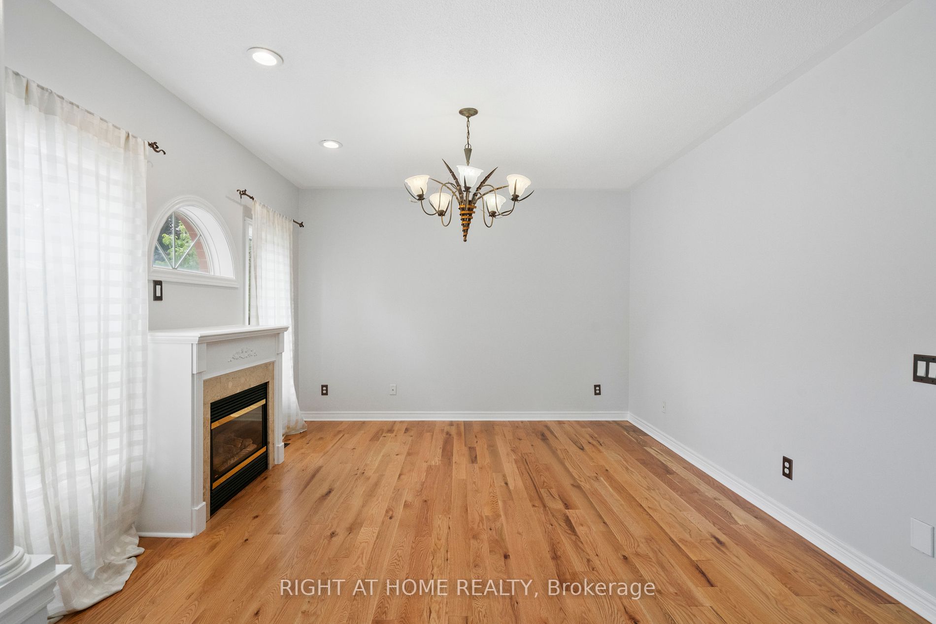 16 Sylwood Cres