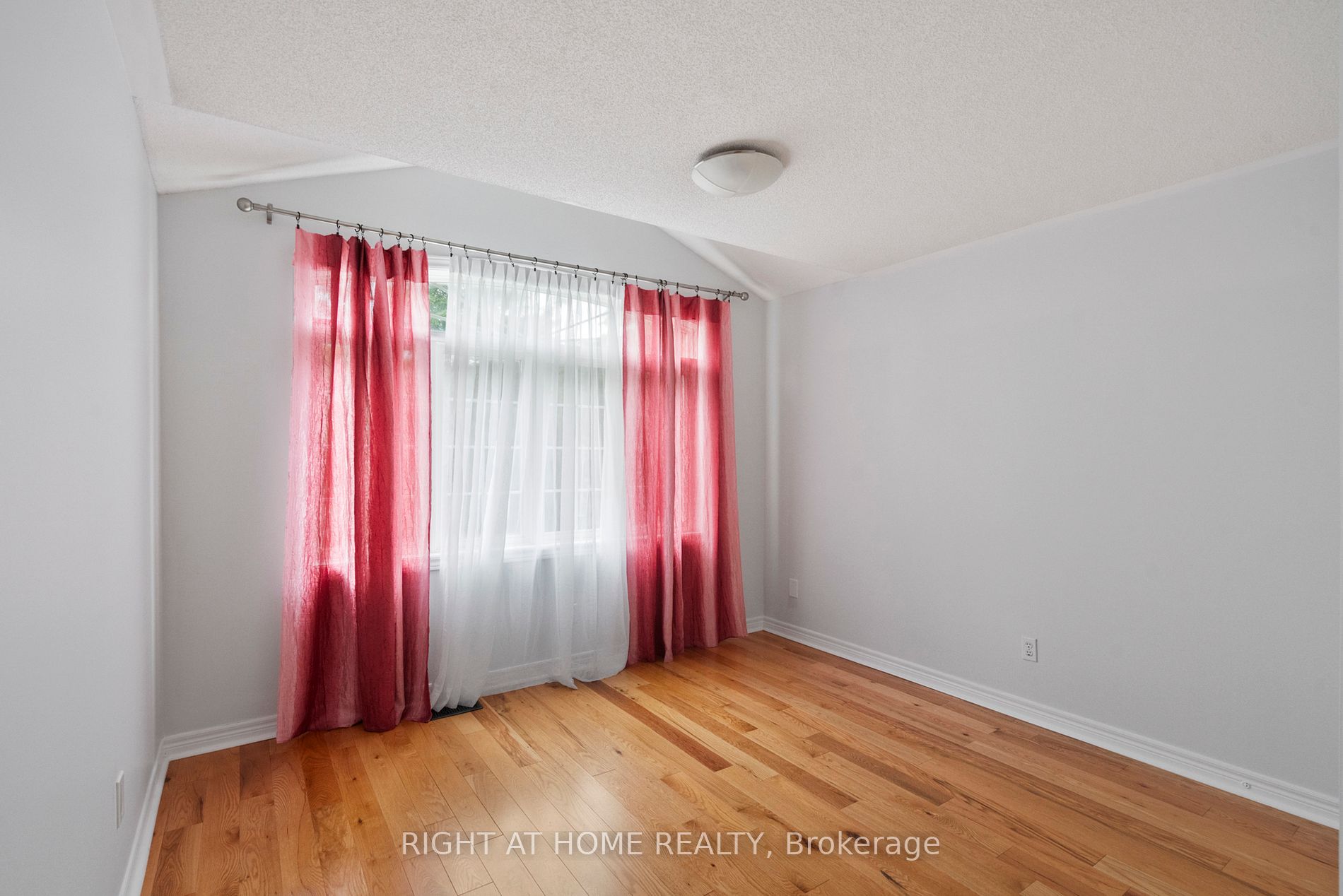 16 Sylwood Cres