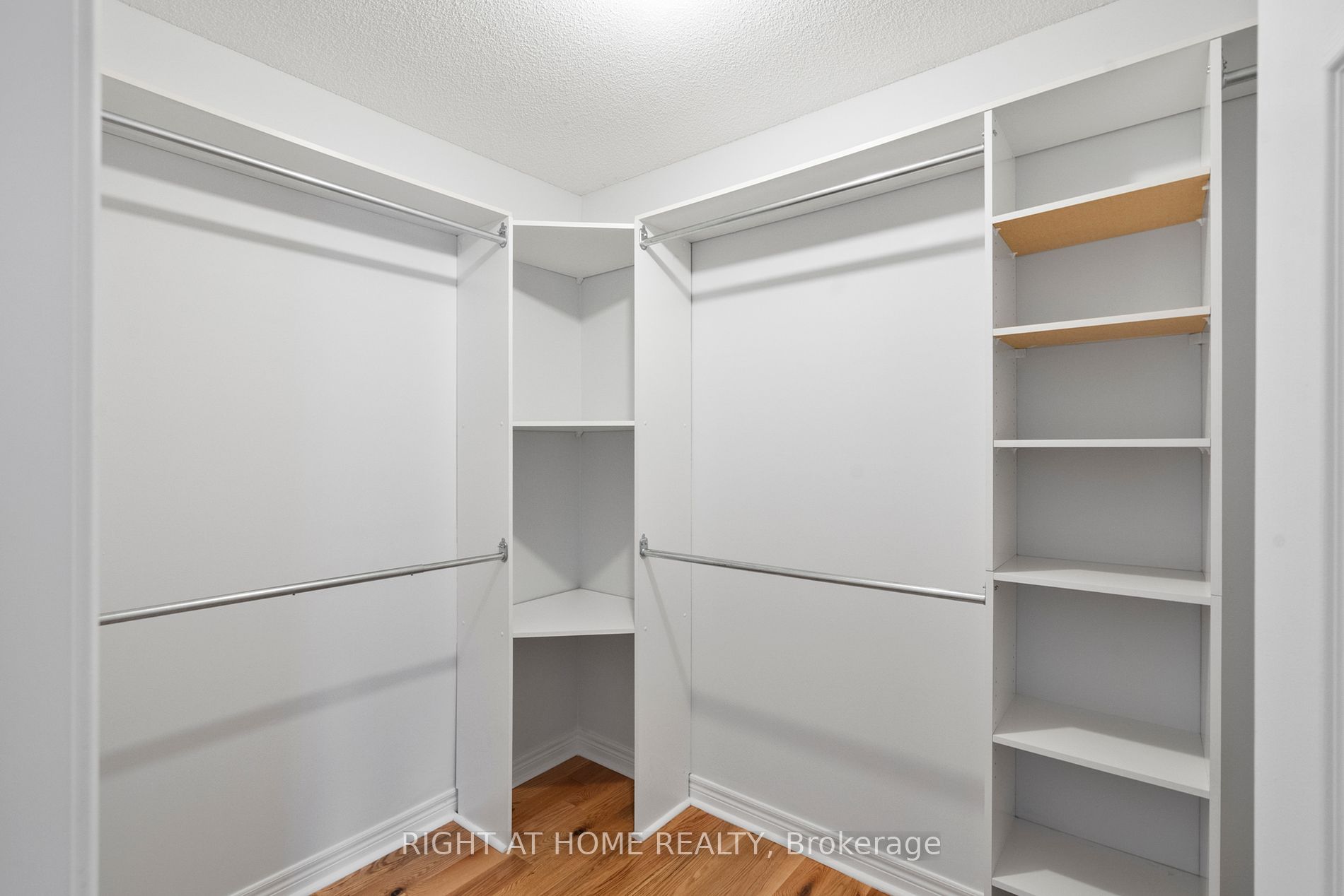 16 Sylwood Cres