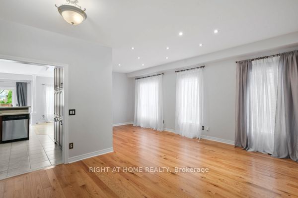 16 Sylwood Cres