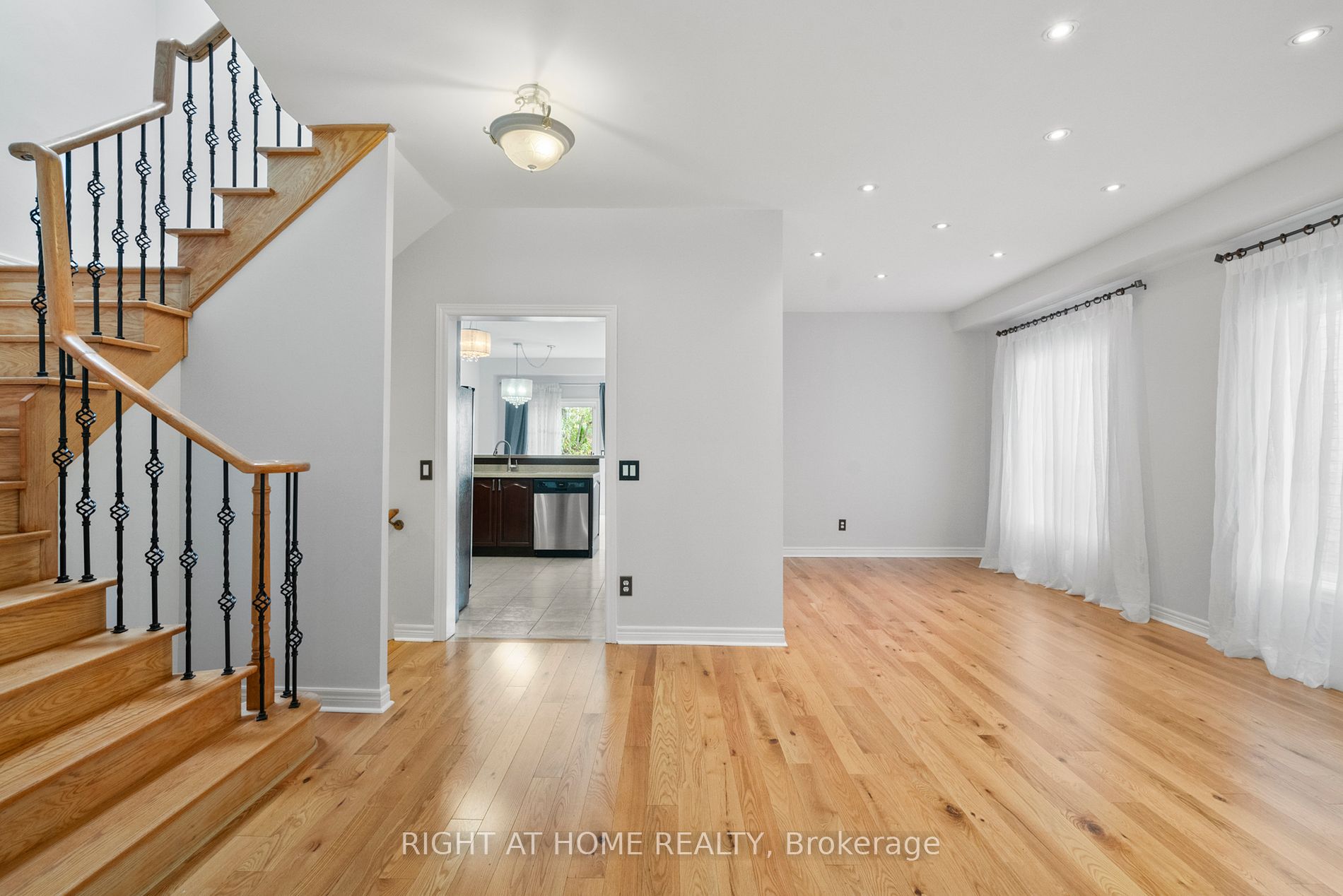 16 Sylwood Cres