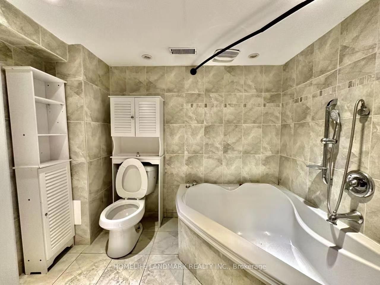 163 John St