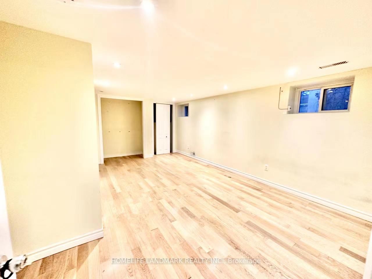163 John St