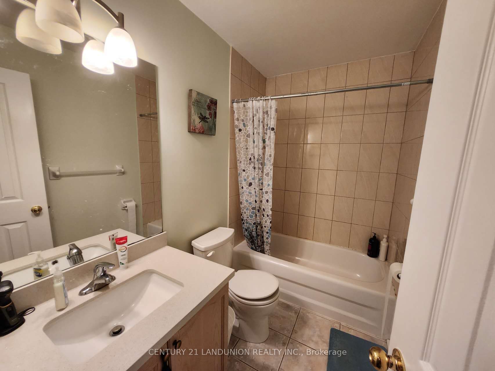 10 Fairlawn Ave