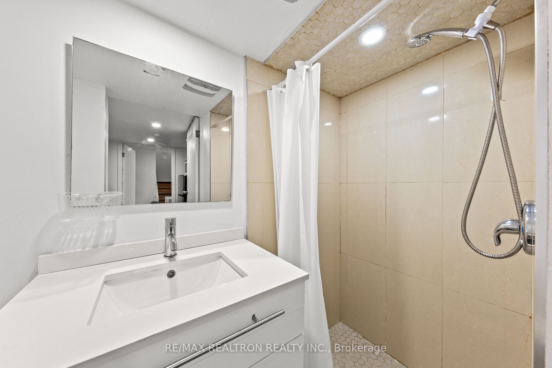14 Mortimer Crt