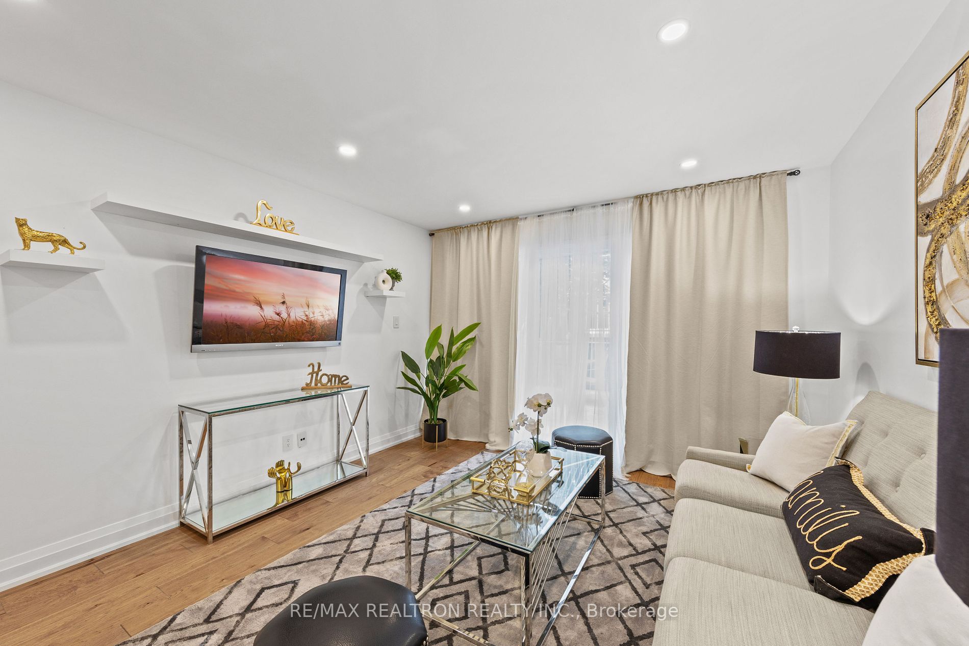 14 Mortimer Crt
