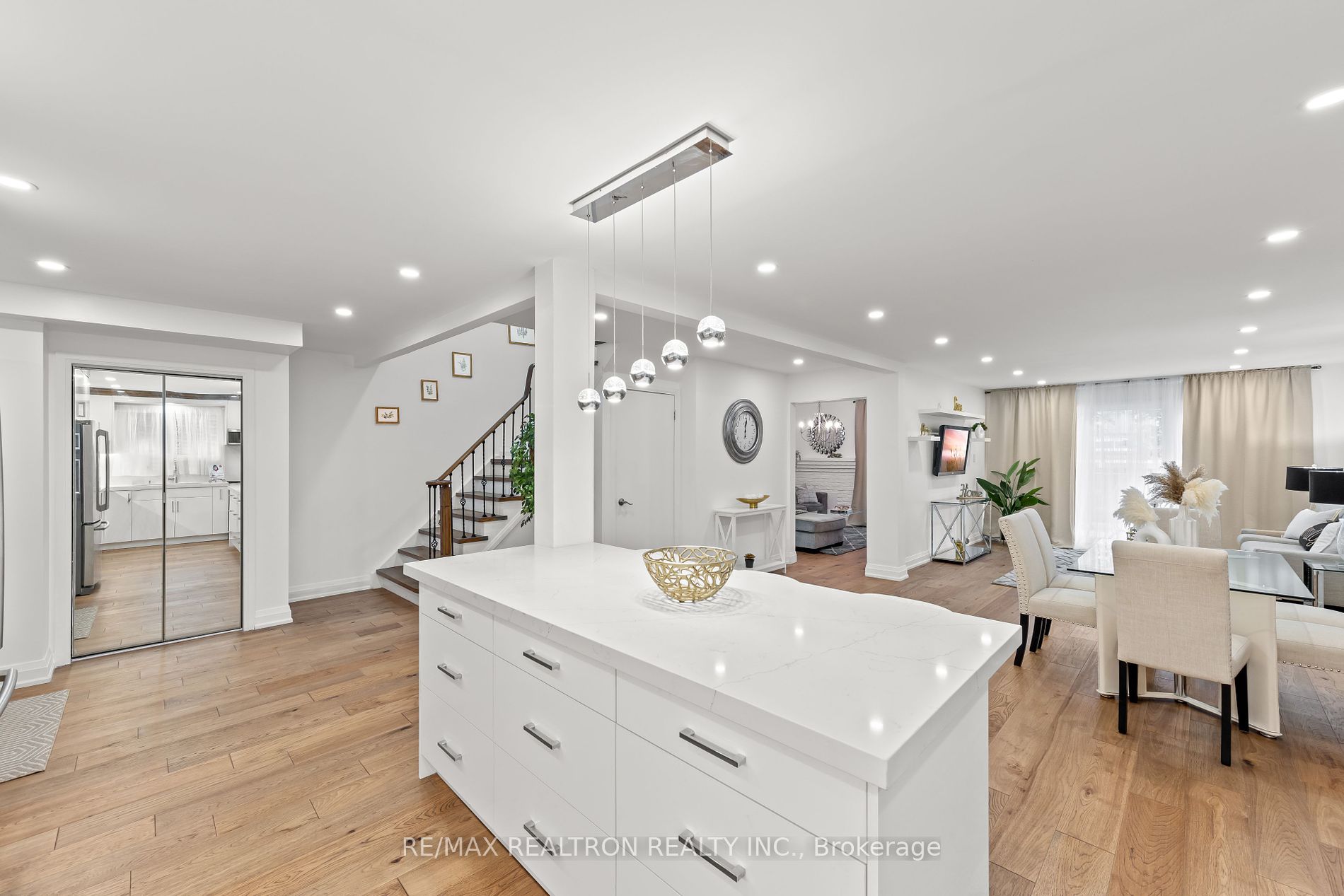 14 Mortimer Crt