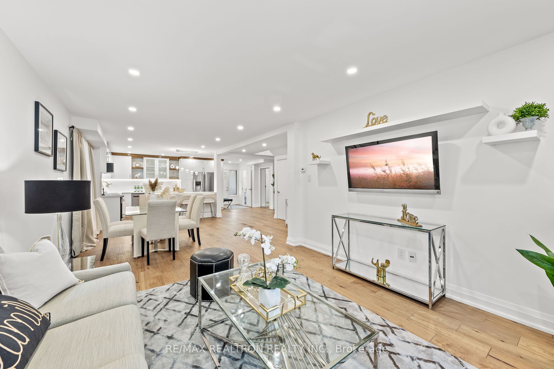 14 Mortimer Crt