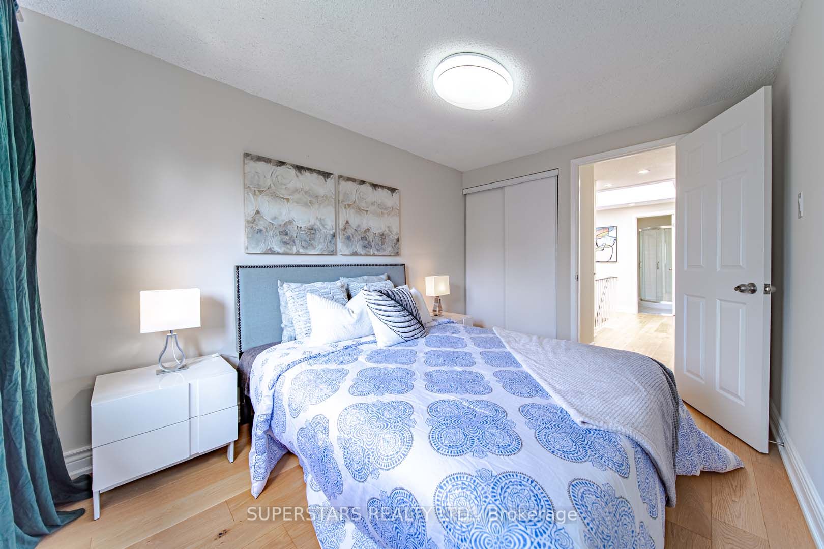 76 Cottsmore Cres