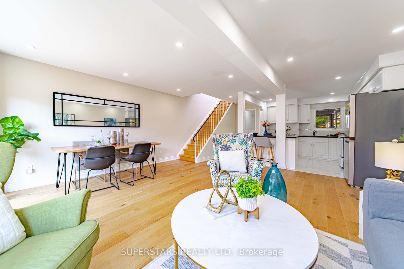 76 Cottsmore Cres