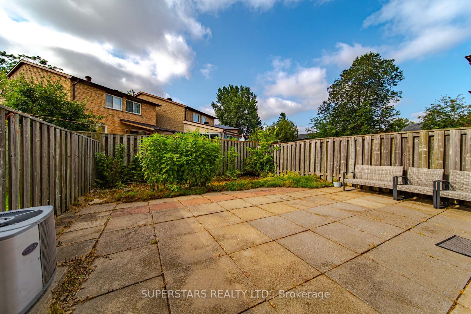 76 Cottsmore Cres