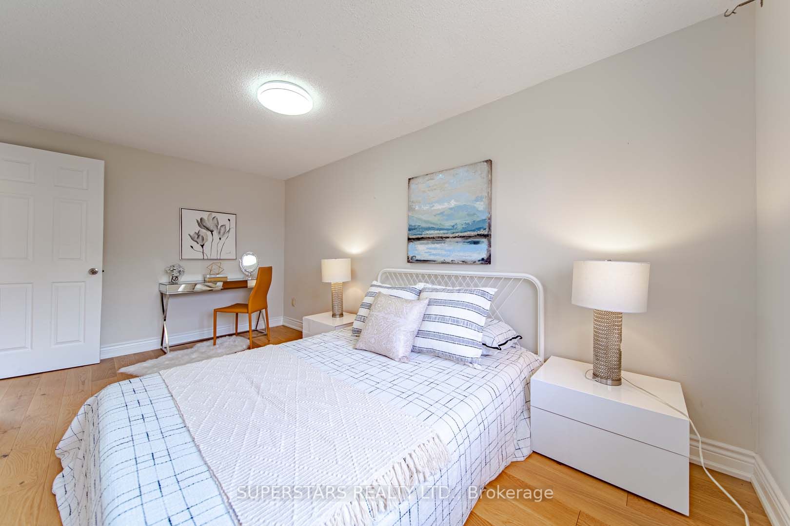 76 Cottsmore Cres