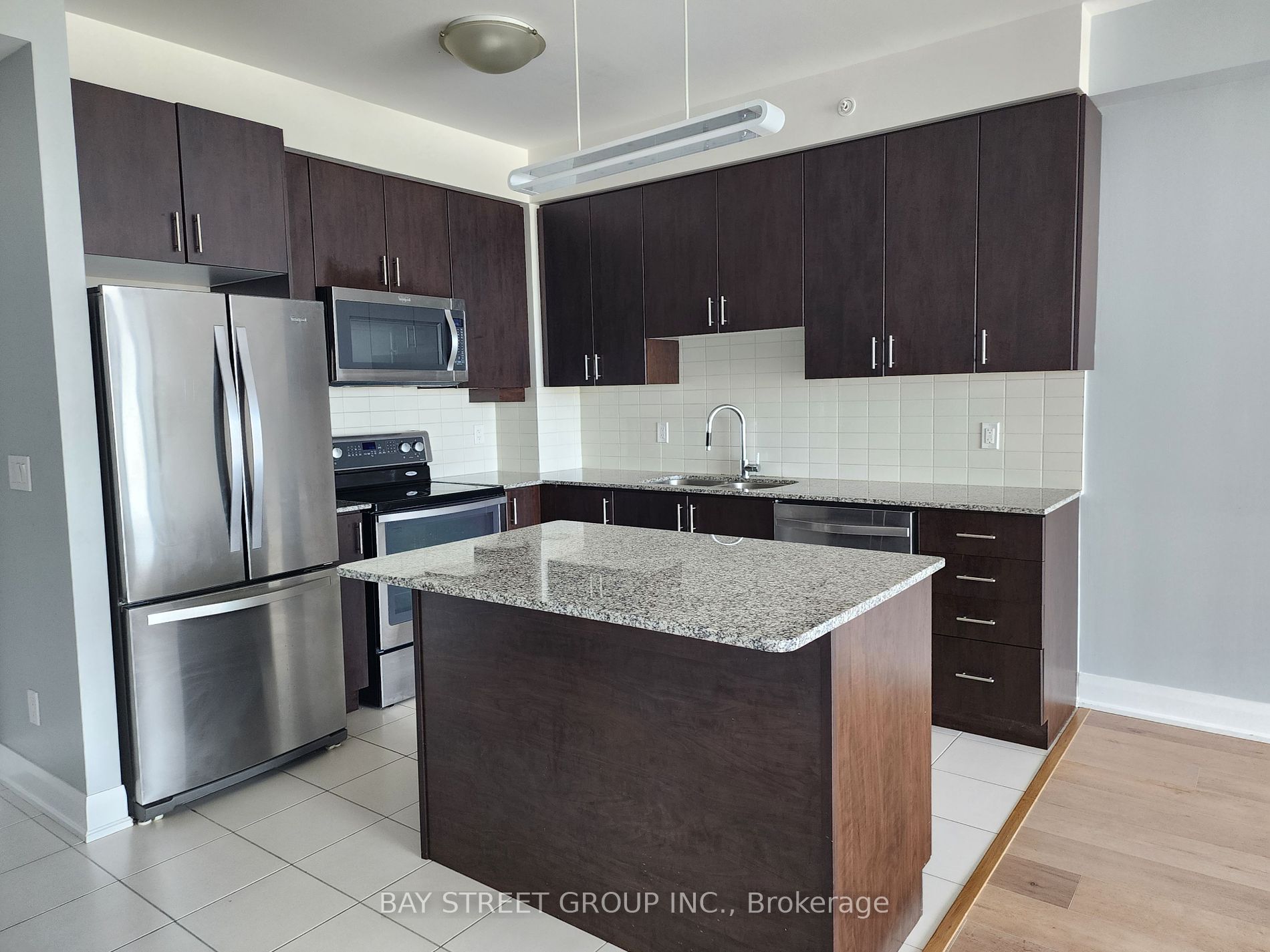 2900 Highway 7 Rd, #801