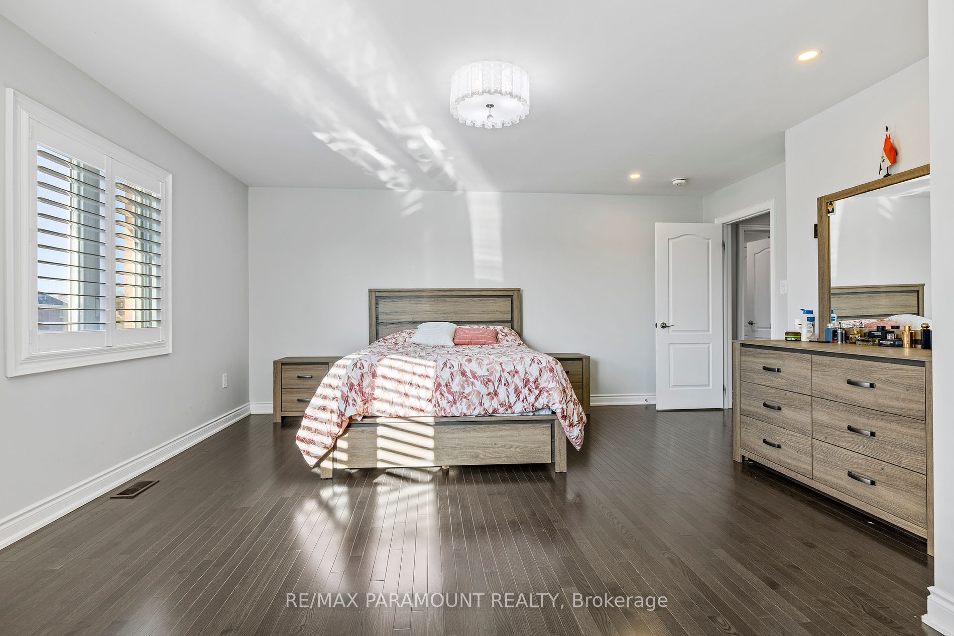 8 W. Dykie Court
