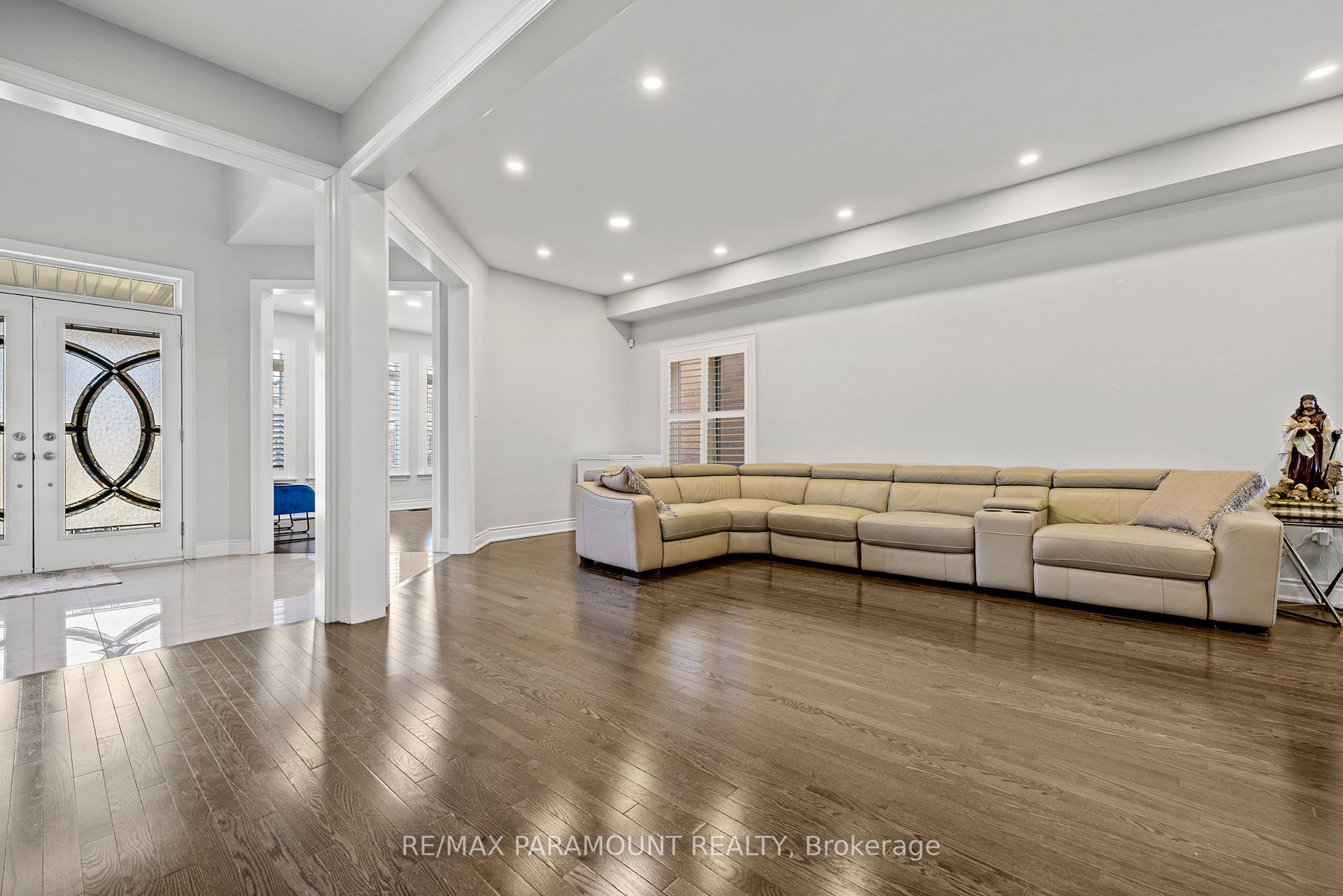 8 W. Dykie Court
