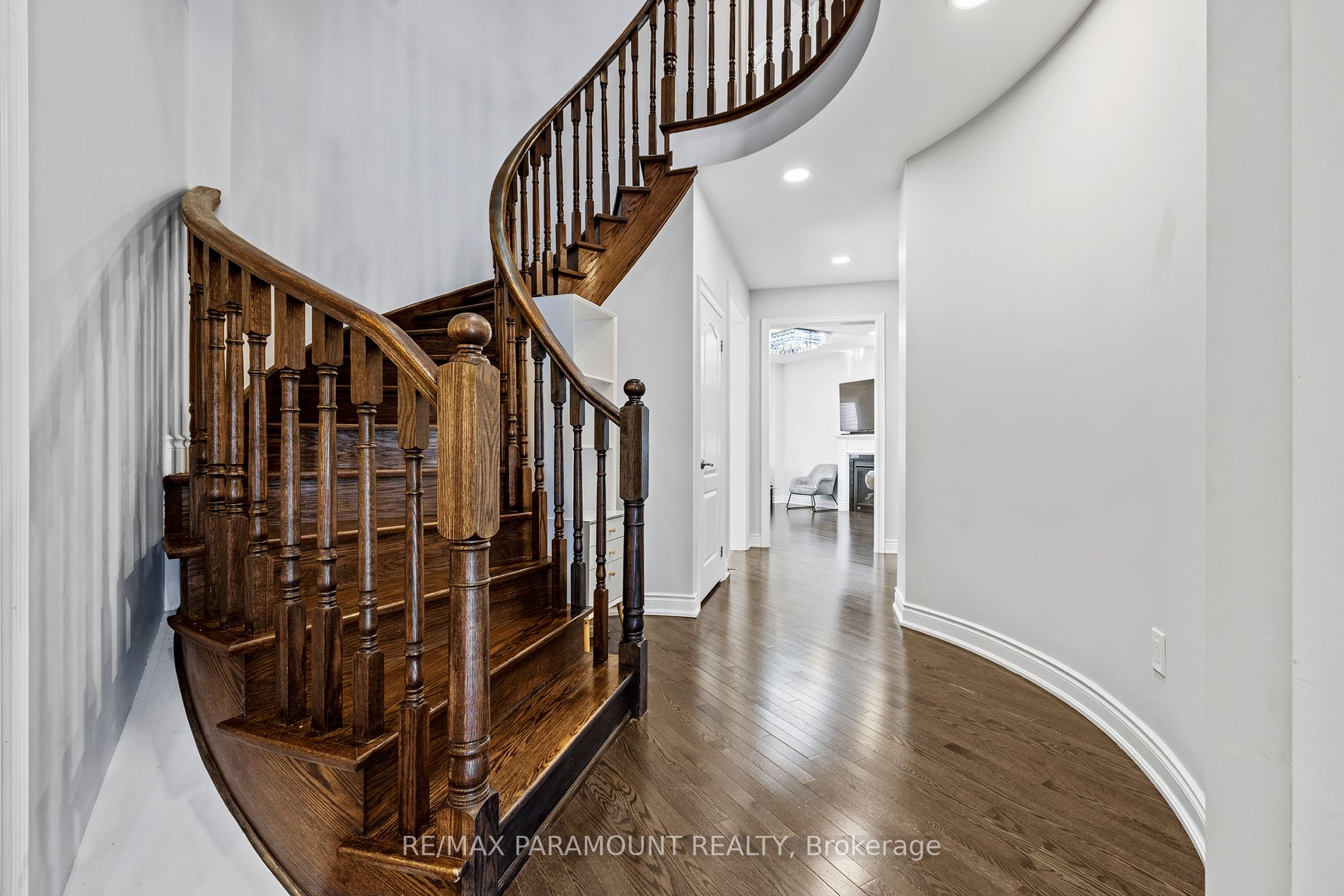 8 W. Dykie Court