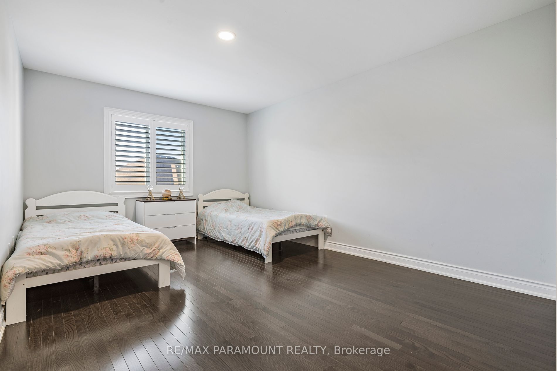 8 W. Dykie Court