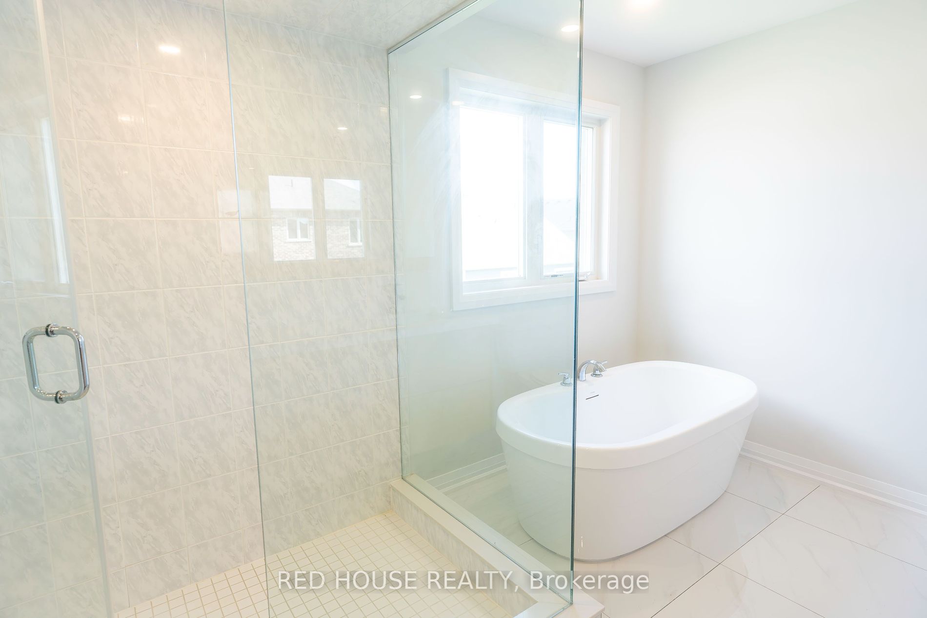 1458 Stovell Cres