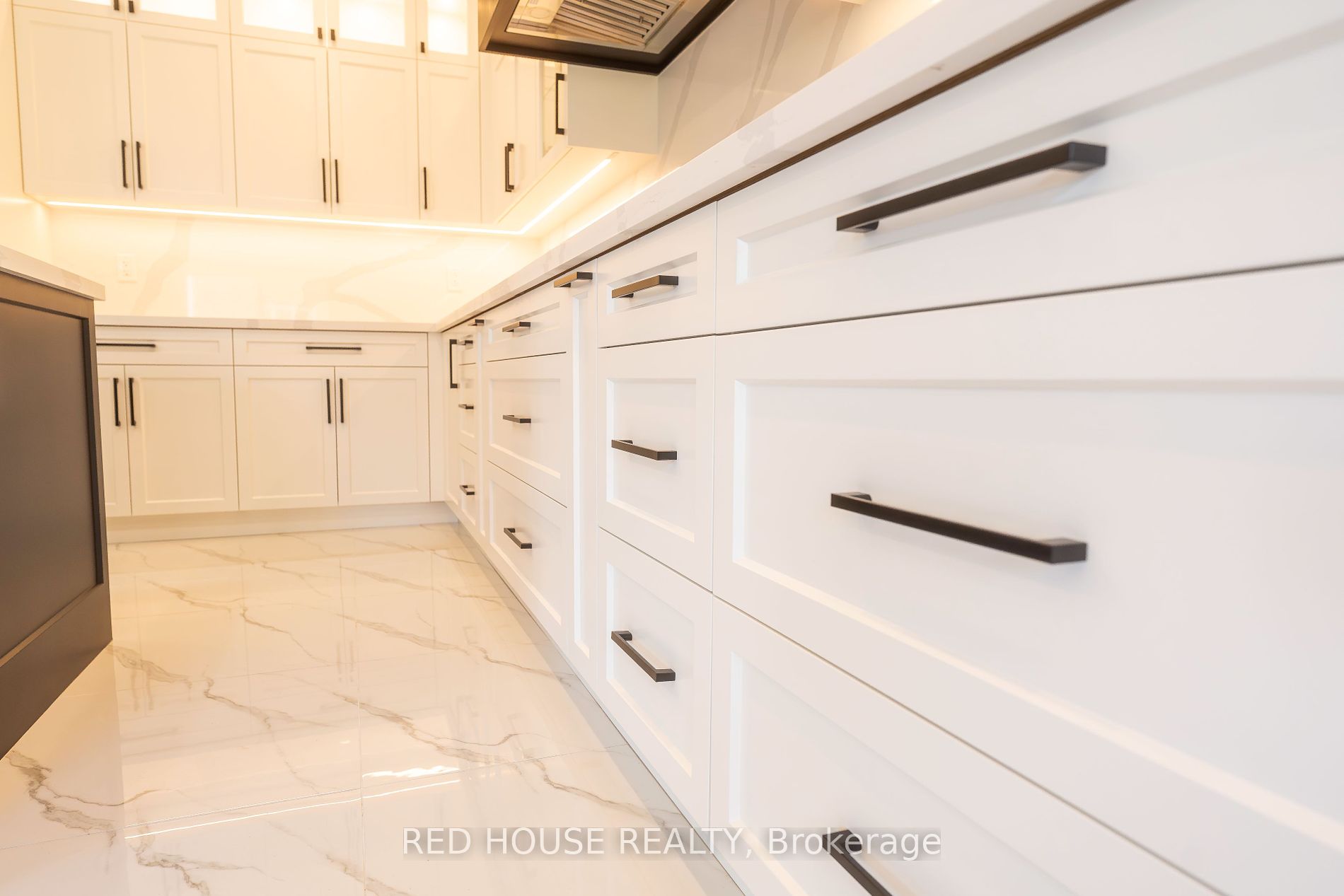 1458 Stovell Cres