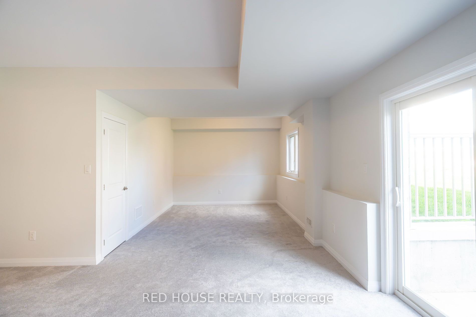 1458 Stovell Cres