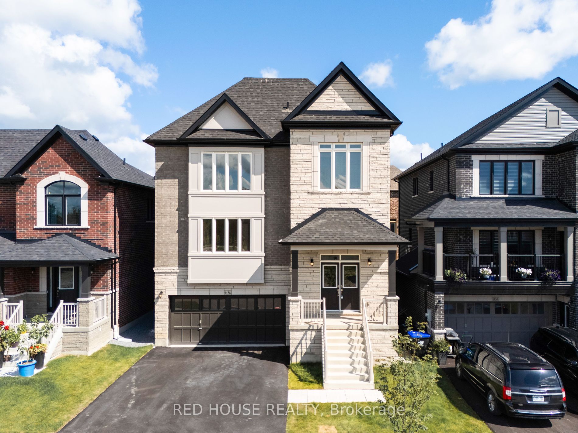 1458 Stovell Cres