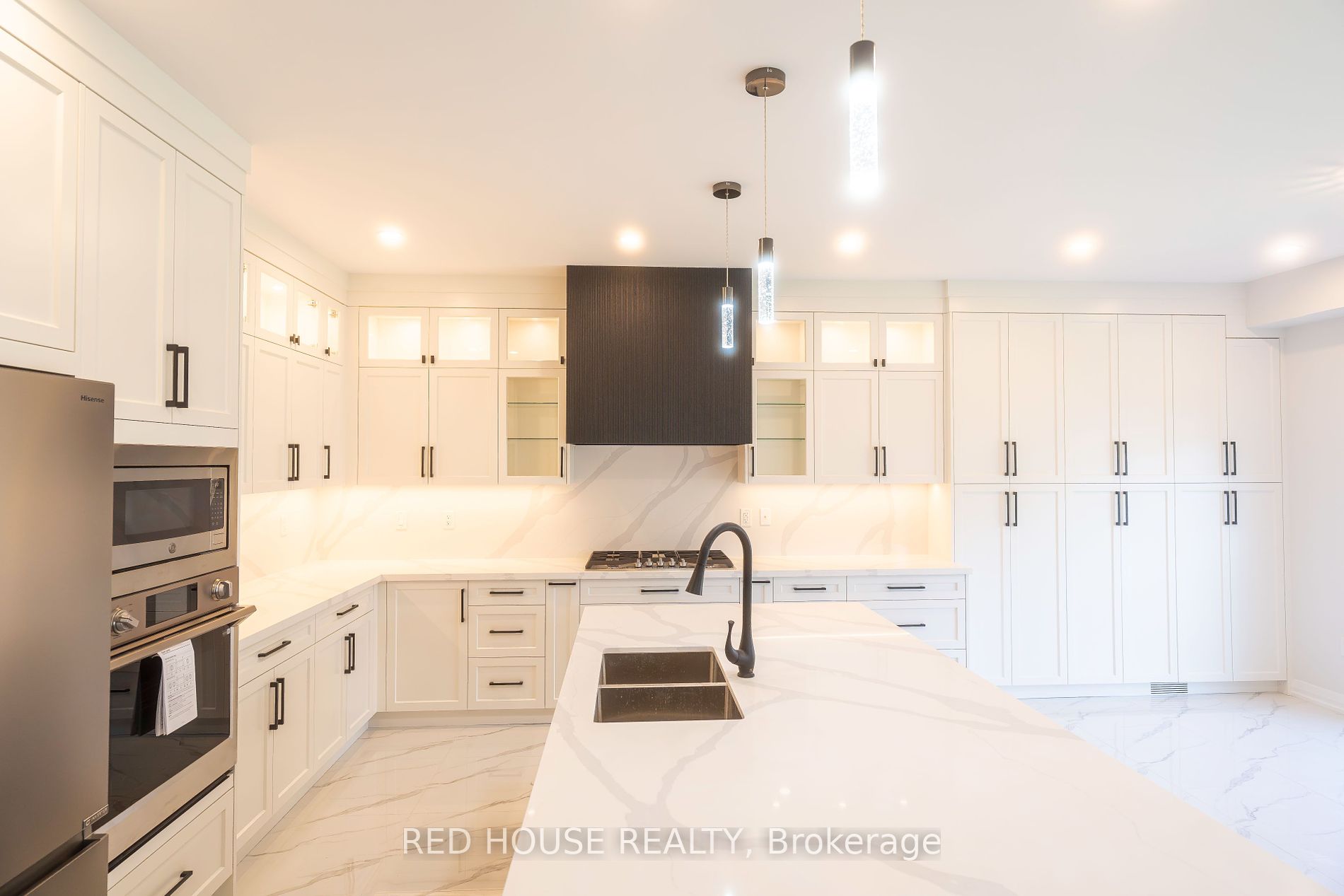 1458 Stovell Cres