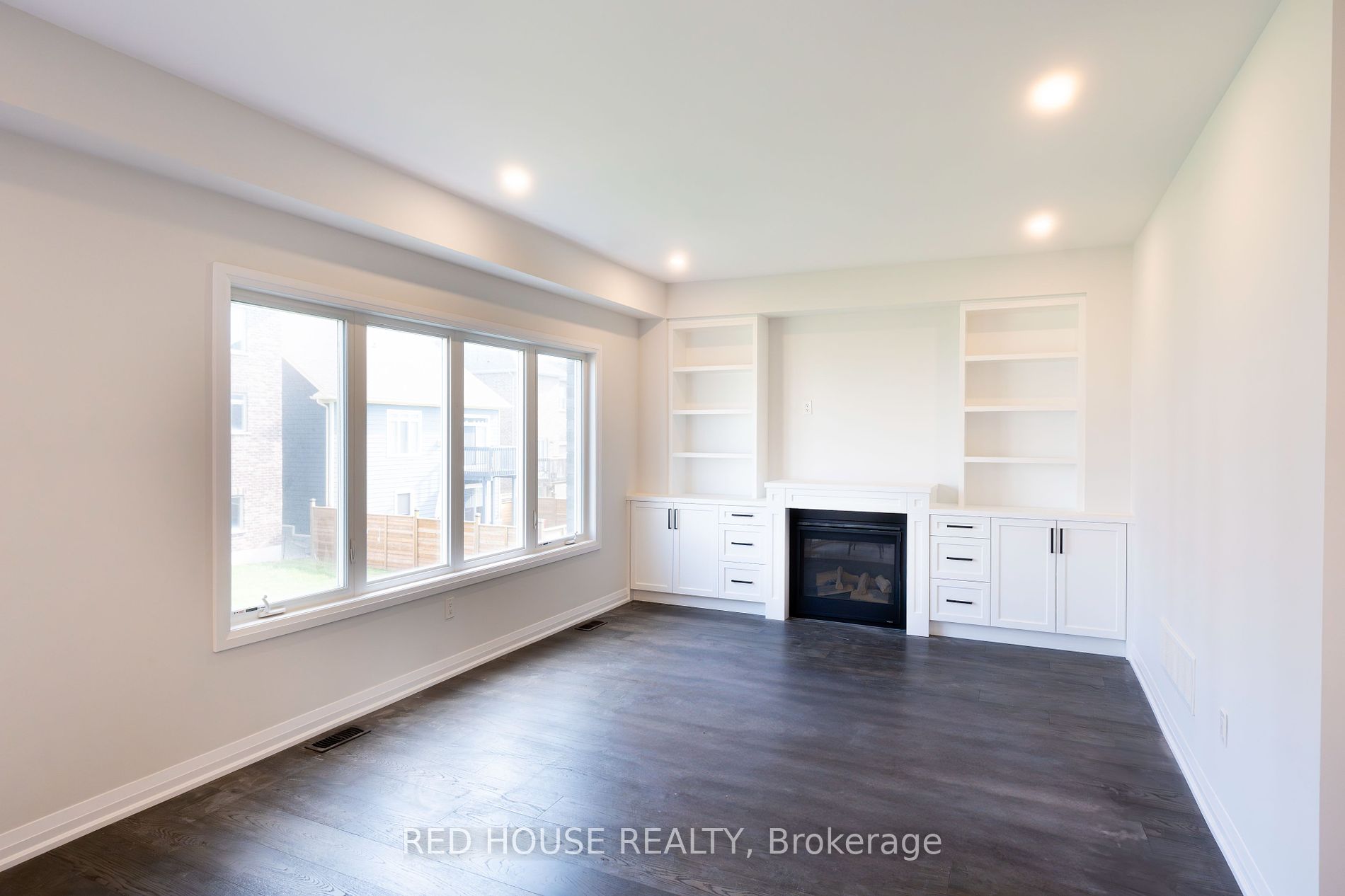 1458 Stovell Cres