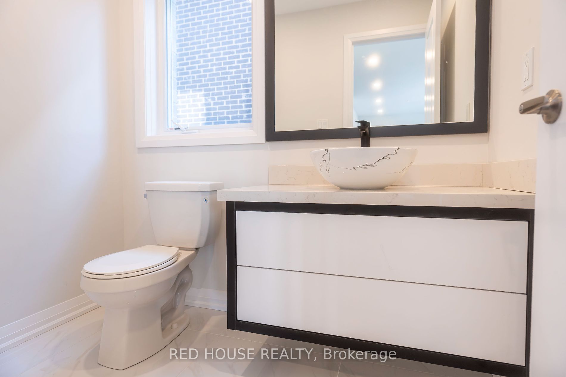 1458 Stovell Cres