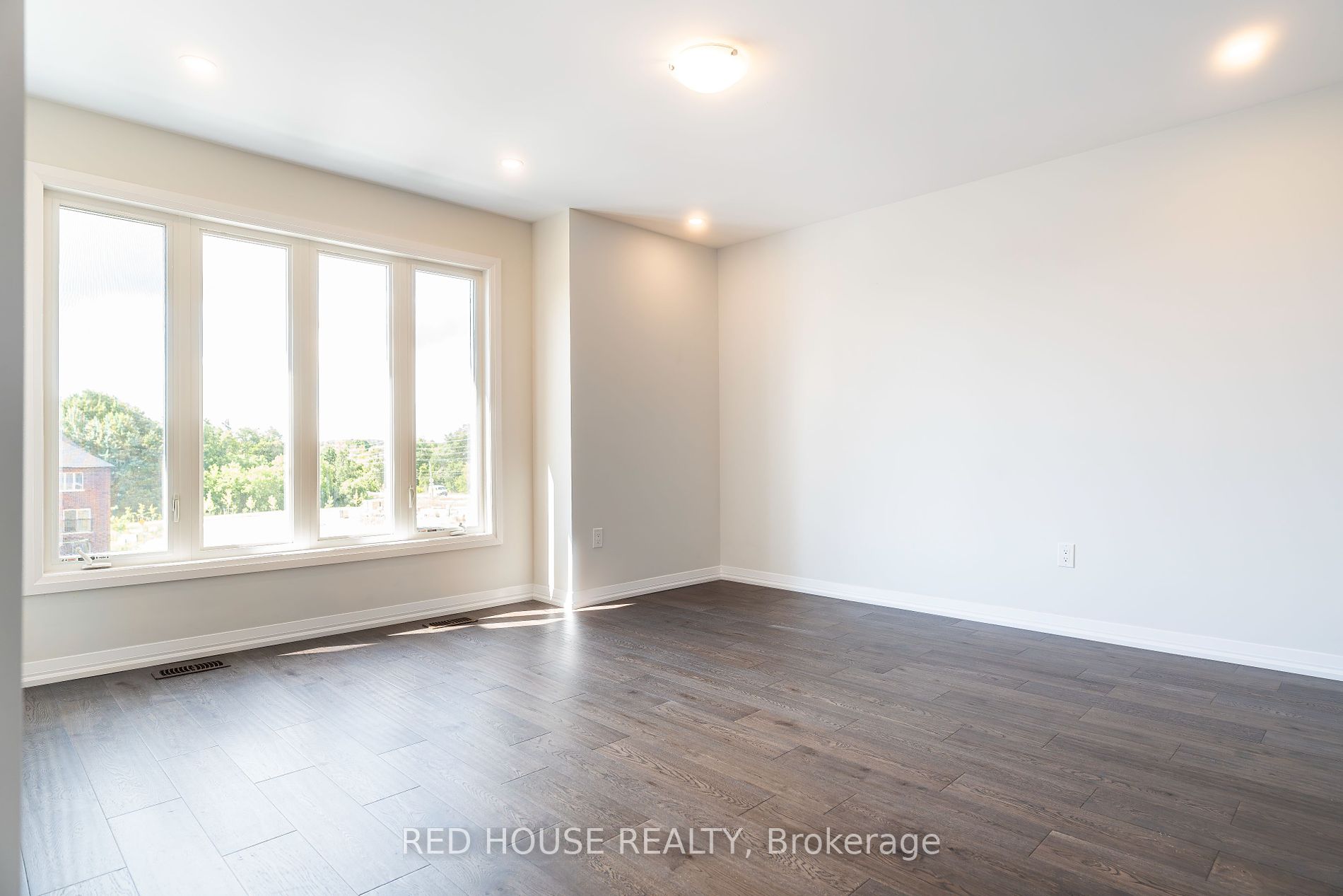 1458 Stovell Cres