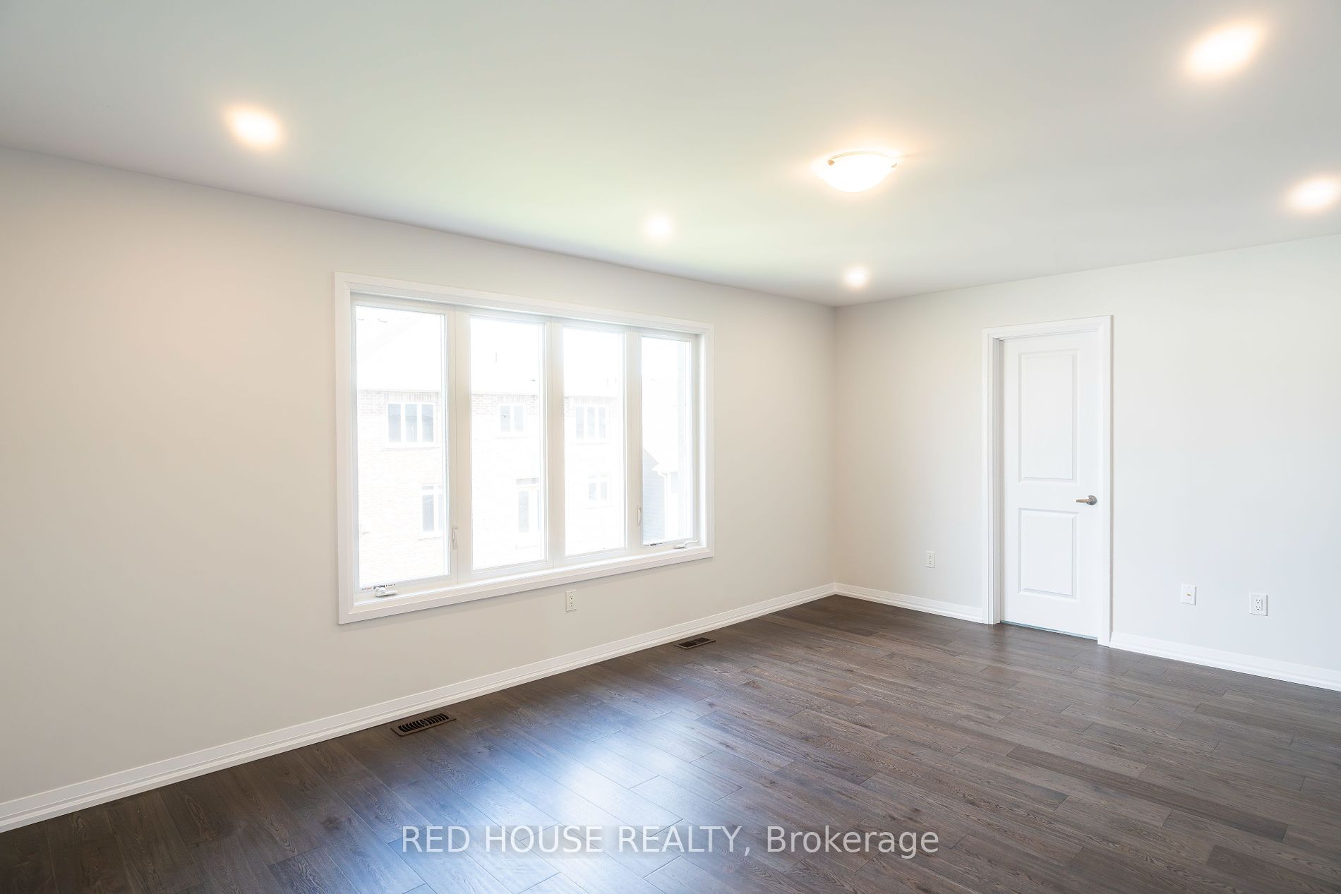 1458 Stovell Cres