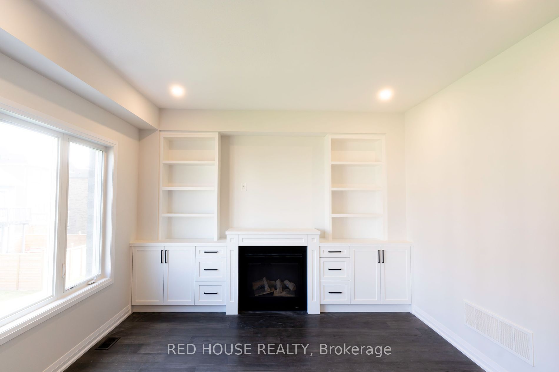 1458 Stovell Cres