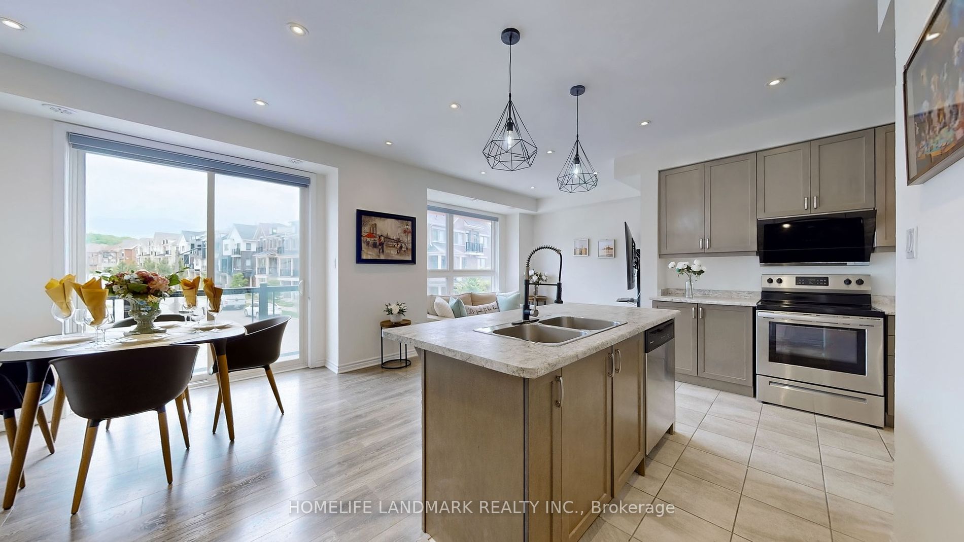 20 Adam Sellers Street, #28