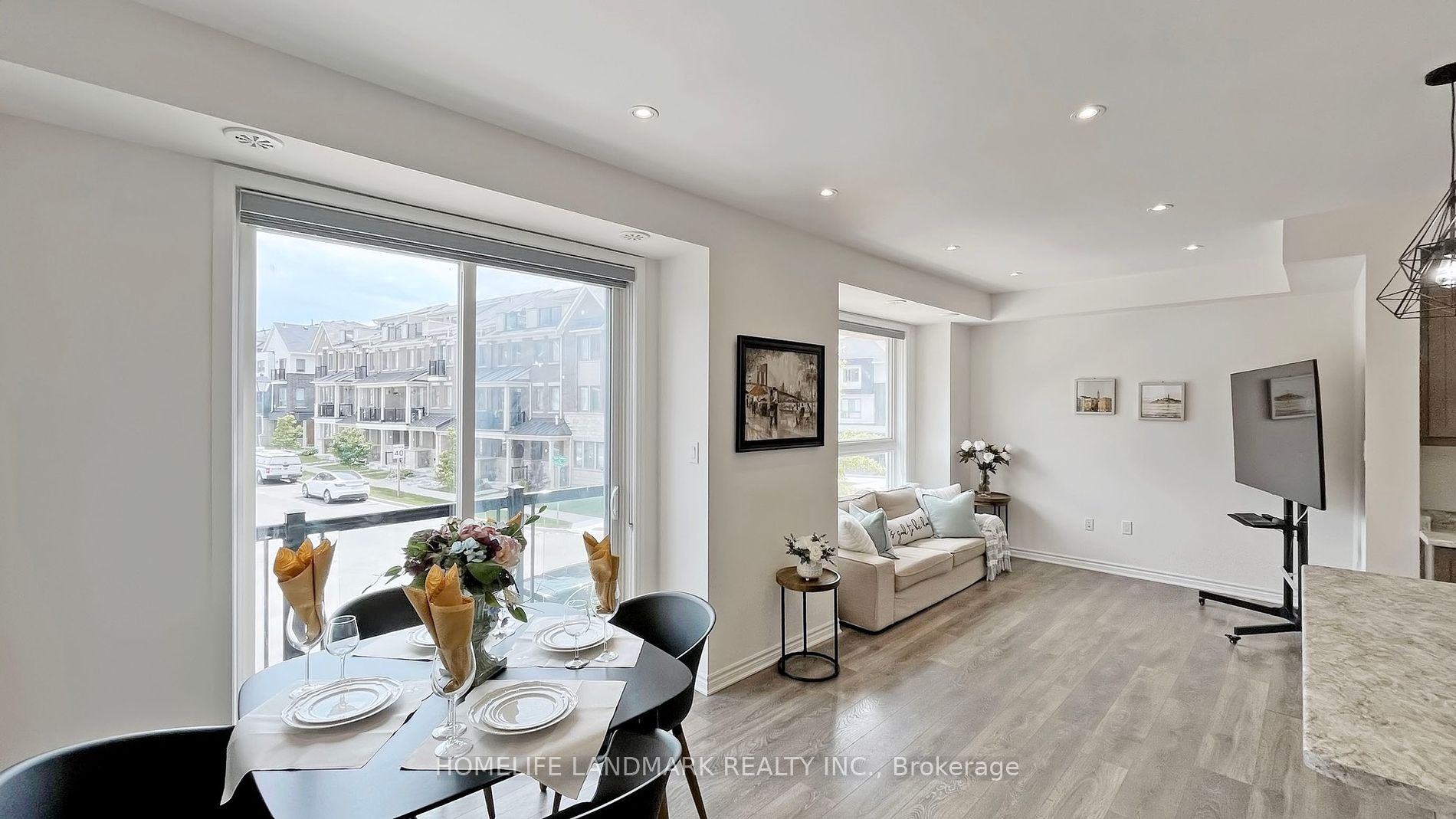 20 Adam Sellers Street, #28